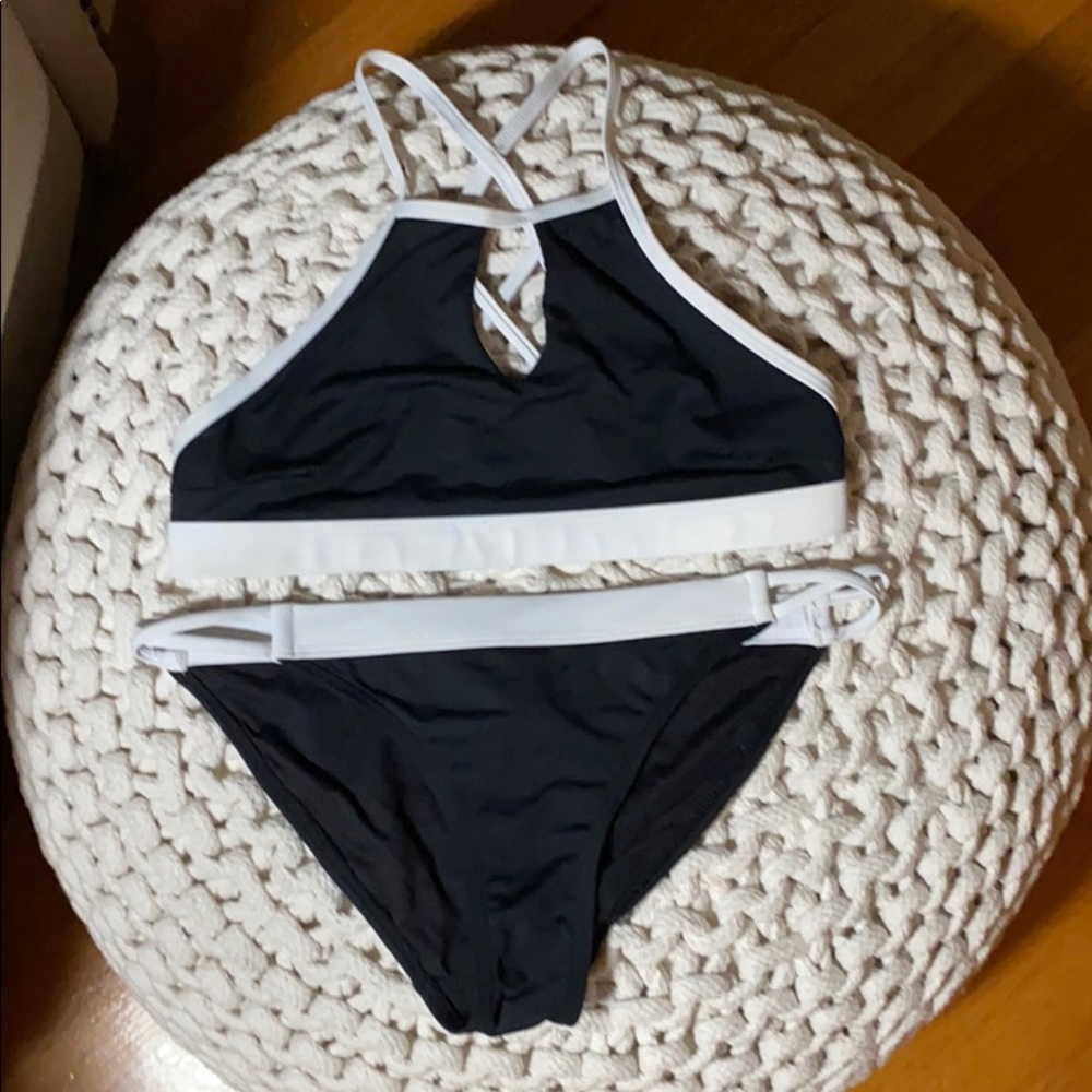 Black and white CIKADA bikini